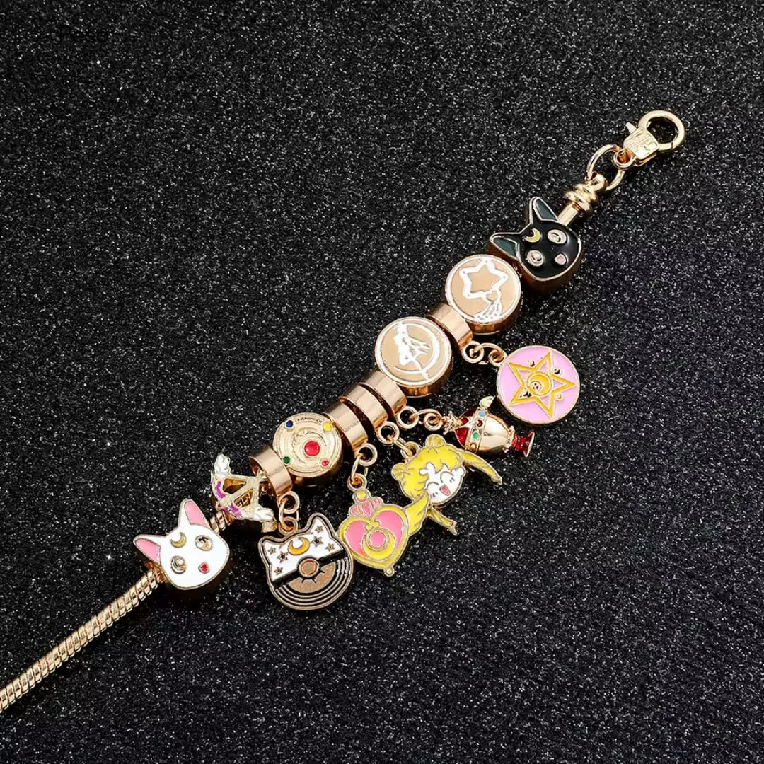 Mooncharms: Pulseras con dijes mágicos y nostálgicos ✨