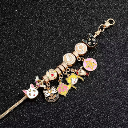 Mooncharms: Pulseras con dijes mágicos y nostálgicos ✨
